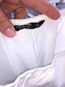 Vestido Branco Com Detalhes Na Barra Em Azul - Tamanho 1xl
