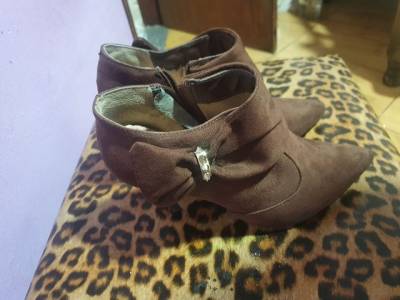 Bota Cano Curto De Salto Alto