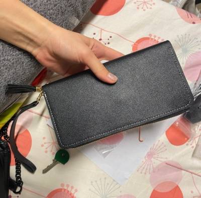 Carteira Feminina Com Zper E Muitos Bolsos