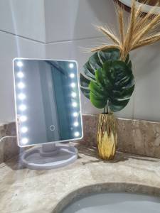 Espelho De Maquiagem Large Led Mirror