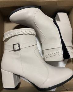 Bota Semi Nova