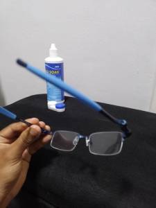 Vendo Armao culos Oakley + Brinde P/lentes