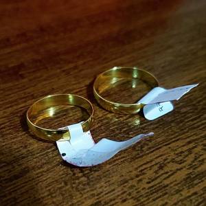 Lindo Par De Alianas Banhadas A Ouro 18k Novas