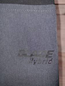 Bermuda Oakley Blade
