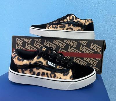 Tnis Vans Queima Estoque R$ 40,00
