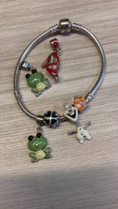 Pulseira Pandora Prata (ler A Descrio)