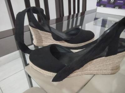 Sandlia Feminina, Tam 37 - Marca Oniself. Super Conservada.