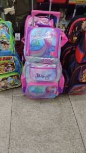 Vendo Mochila Nova