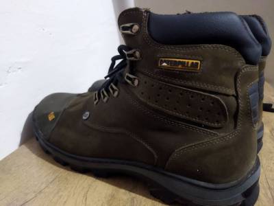 Bota Caterpillar Tamanho 43