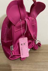 Mochila Pequena Rosa Choque Com Bolso Frontal Furta Cor
