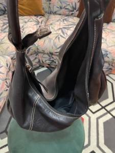 Bolsa Em Couro Grande E  Em Couro