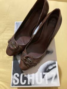 Scarpin Schultz