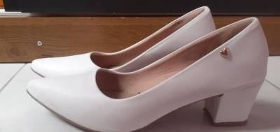 Scarpin Salto Grosso Baixo N38