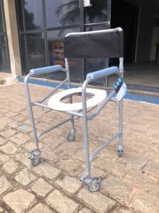 Cadeira De Banho Higiene D40 E Transporte Interno