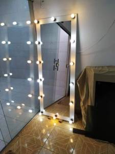 Espelho Grande  Moldura Com Iluminao Corpo Inteiro