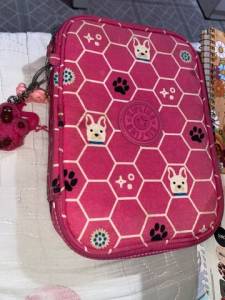 Estojo 100 Pens Kipling, Estampa De Cachorrinho