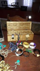 Maleta  De Bijouterias,pulseiras,colar E Brincos