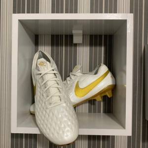 Chuteira Nike Tiempo Verso R10