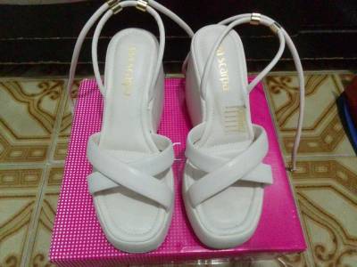Vende Sapato Feminino Lindo