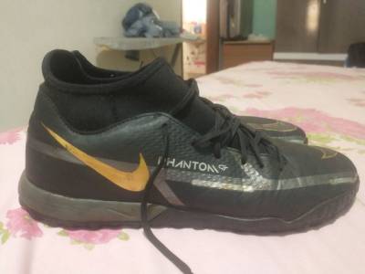 Chuteira Nike Phantom
