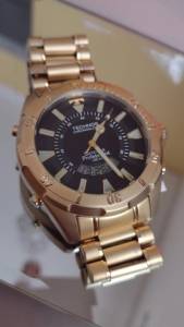 Technos Skydiver Dourado