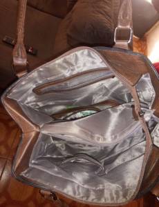 Bolsa Feminina Em Couro ( Nova Sem Uso)