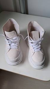 Vendo Bota Semi Nova