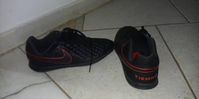 Chuteira Futsal Nike Tiempo Legend 8 Preta/vermelha Tam. 40