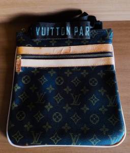 Bolsa Louis Vuitton Pochette Bosphore Crossbody