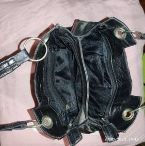 3 Bolsas Femininas De Couro.