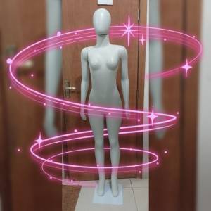 Vende-se Manequim Nova $ 380,00