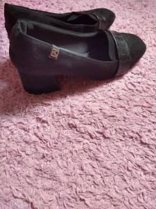 Vende-se Bota Cano Curto E Sapato Social N 37 Desapego