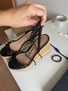Sandalia Arezzo Preta