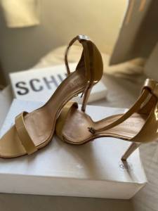 Sandalia Schutz 39