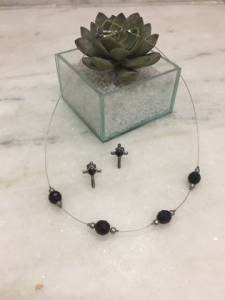 Gargantilha Com Brincos De Crucifixos