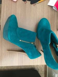Lillys Closet Bota Cano Curto Verde