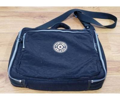 Vendo Bolsa/pasta Carteiro Preto Kipling Original