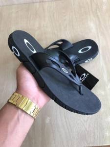 Chinelo Oakley Operative