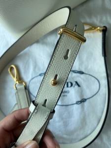 Bolsa Prada Couro Safiano