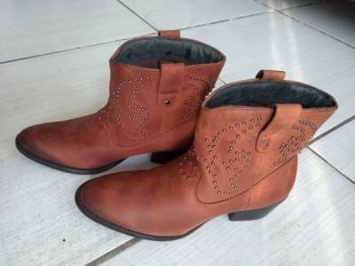 Bota Cano Curto De Couro Mr Cat