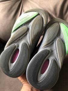 Tnis Adidas Ozelia