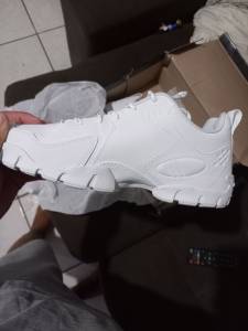 Vende Tenis Oakley Novo