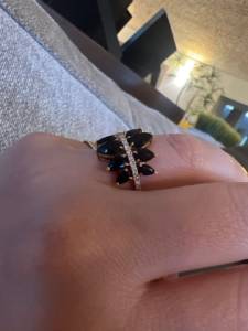 Anel Em Ouro 18k Com Brilhantes E Onix