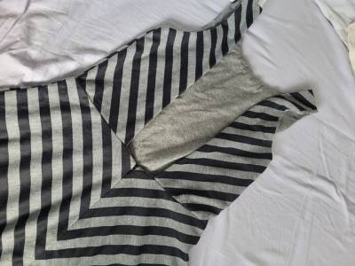 Vestido Bordado No Decote