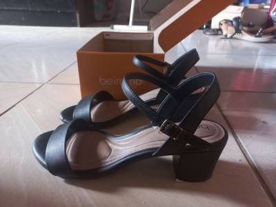 Sapato Preto Usado Em Boas Condies Tamanho 37