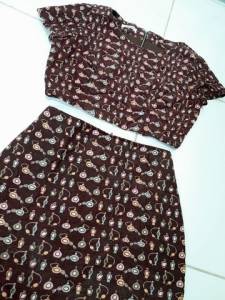 Conjunto Saia E Blusa