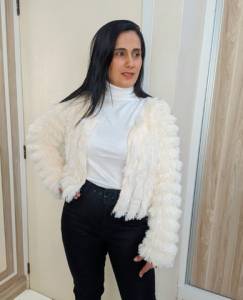 Casaco De Pelos Off White Bem Quentinho Inverno 2023