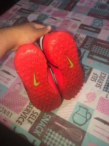 Chuteira Society Nike Phantom