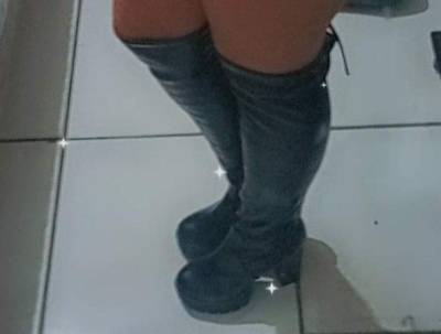 Bota Cano Alto Em Couro