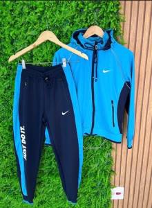 Conjunto De Polister Com Capuz Removvel